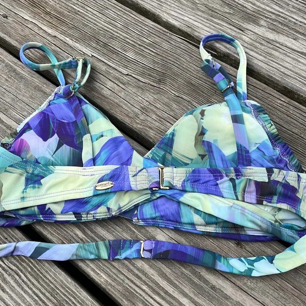 Sunsets Retreat Wrap Bikini Top,Medium,NWT - Picture 9 of 12